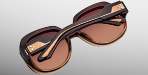 jacques marie mage ocean child carmine eckige sonnenbrille in rot orange mit rot orangenen verlaufsgläsern