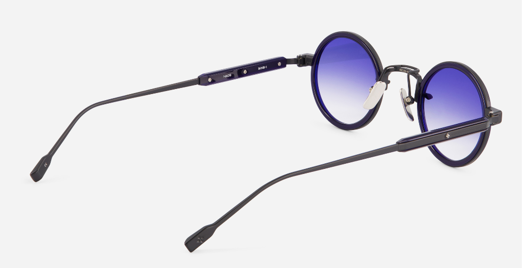 sato naos B/NB runde sonnenbrille aus titan und acetat in schwarz und dunkelblau mit blauen verlaufsgläser