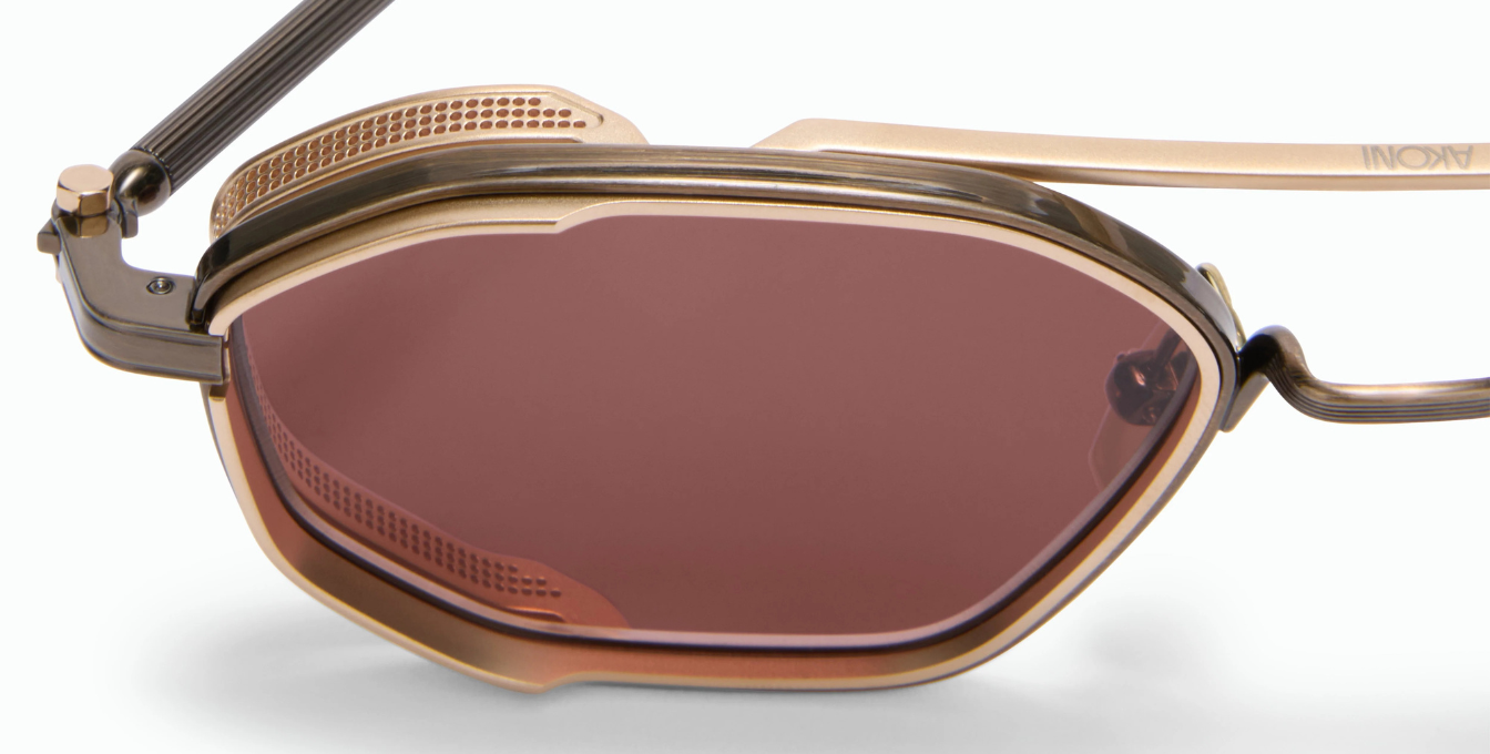 akoni eris-two antique gold eckige aviator sonnenbrille aus titan in gold mit braunen gläsern