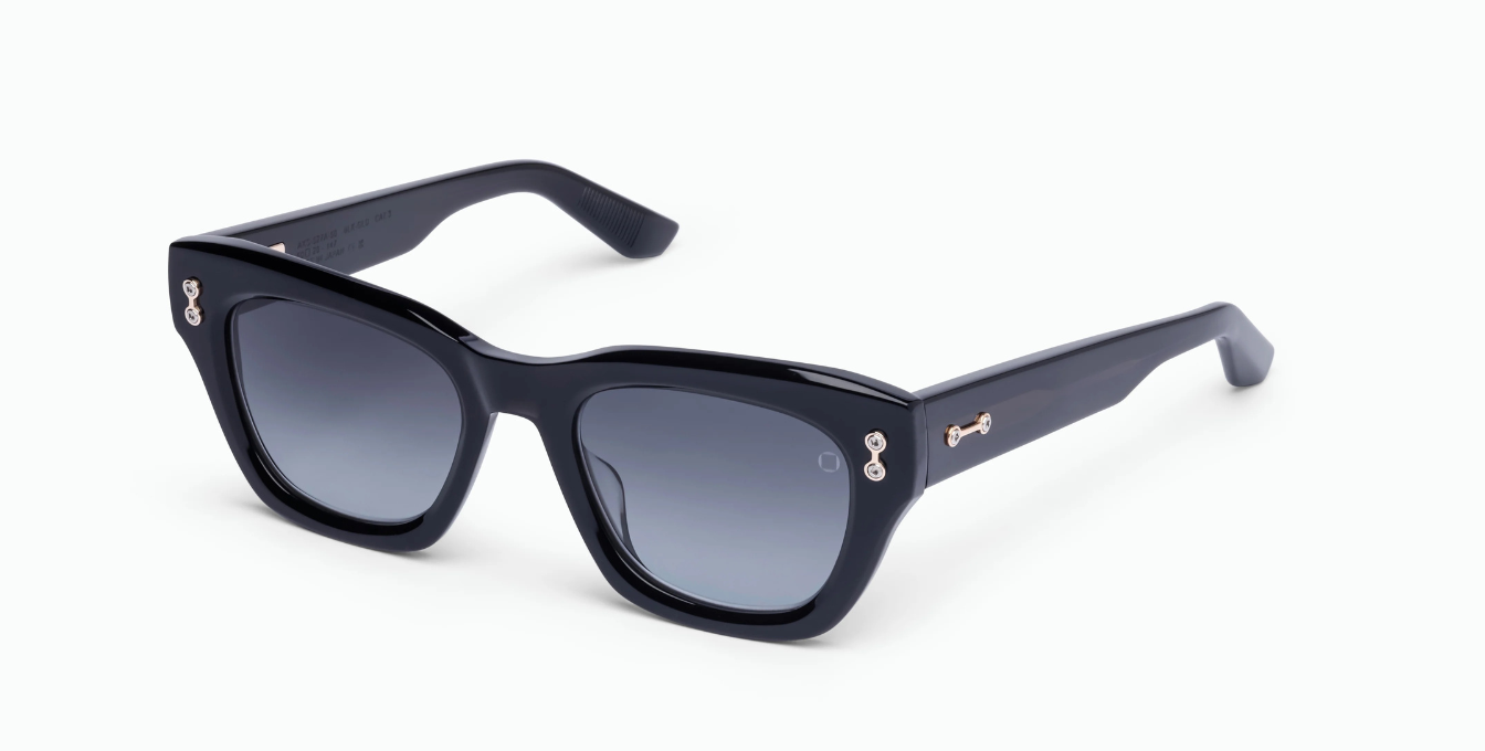 akoni nebula crystal black cateye sonnenbrille in schwarz mit grauen verlaufsgläser