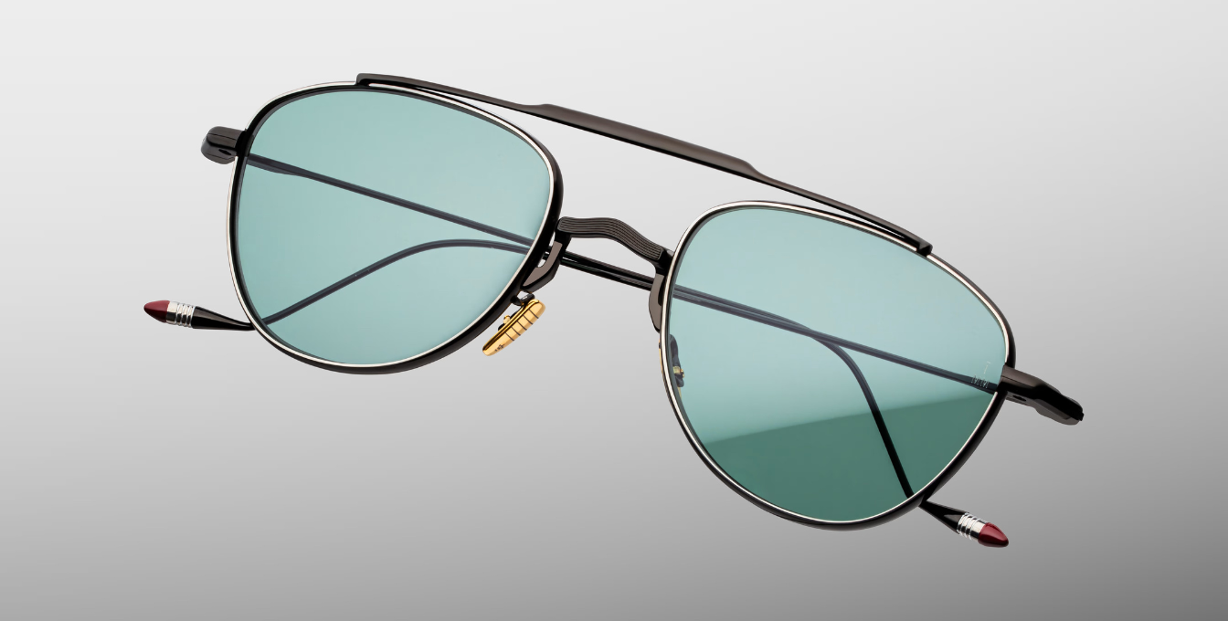 jacques marie mage flynn paon aviator sonnenbrille aus titan in schwarz mit türkisen gläsern