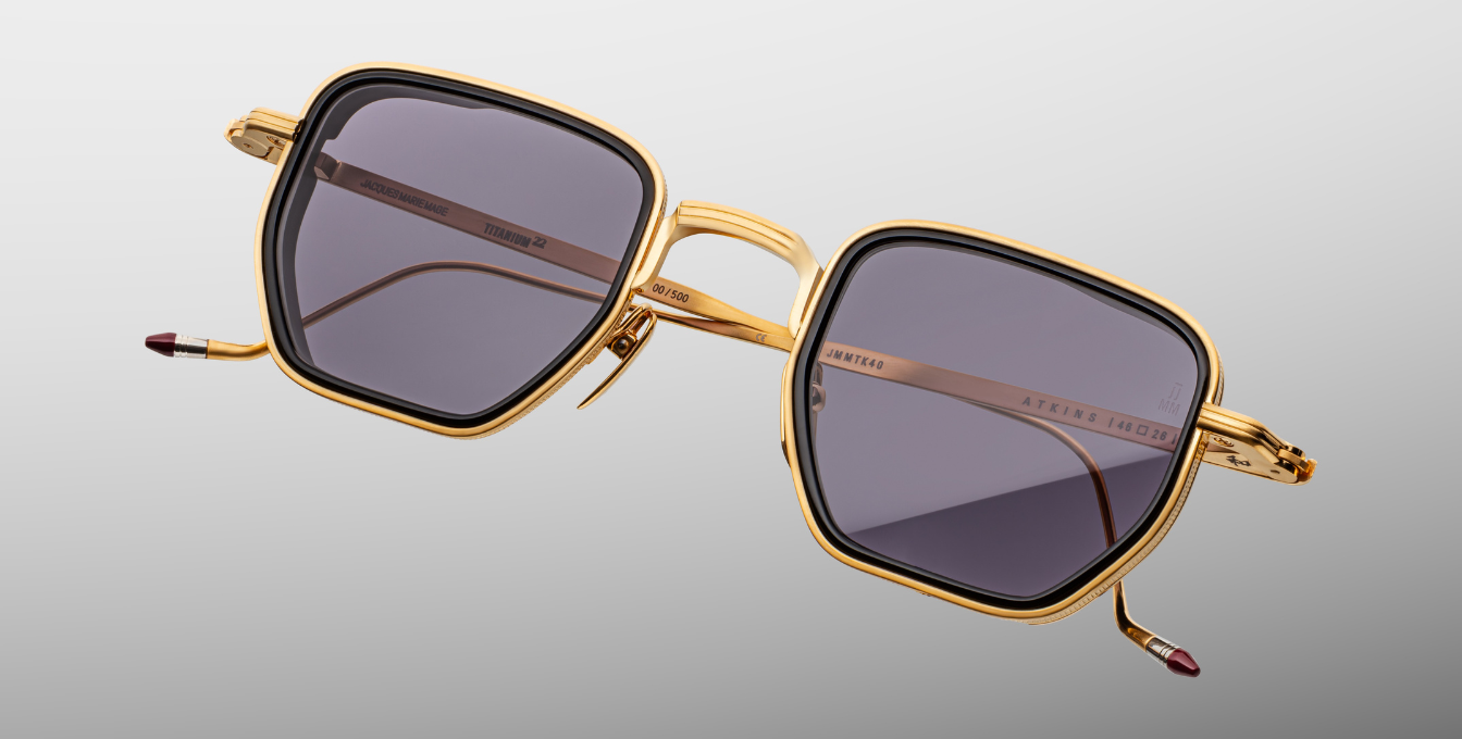 jacques marie mage atkins gold eckige sonnenbrille in gold und schwarz mit violetten gläsern