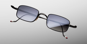 jacques marie mage dusk black eckige sonnenbrille aus titan in schwarz mit grauen verspiegelten gläsern
