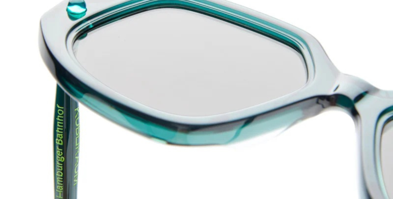 kuboraum p20 hb eckige sonnenbrille in grün mit hellgrauen gläsern