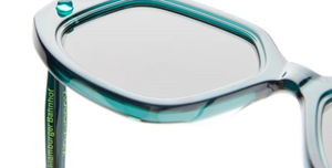 kuboraum p20 hb eckige sonnenbrille in grün mit hellgrauen gläsern