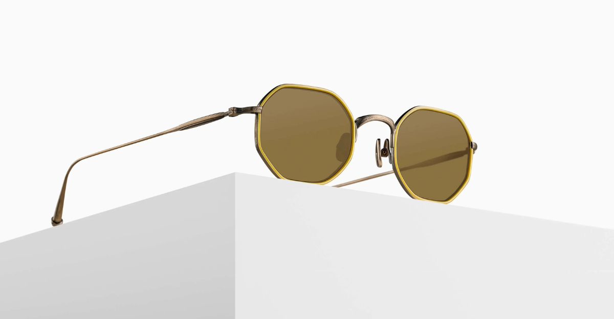 matsuda M3086-I_AntiqueGold-Yellow eckige sonnenbrille aus titan und acetat in gold und gelb mit braunen gläsern