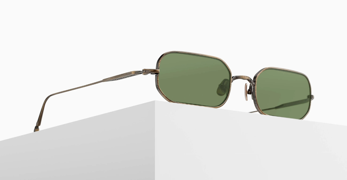 matsuda m3163 antique gold rechteckige sonnenbrille aus titan in gold mit grünen gläsern
