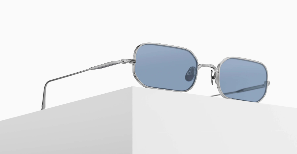 matsuda m3163 brushed silver rechteckige sonnenbrille aus titan in silber mit blauen gläsern