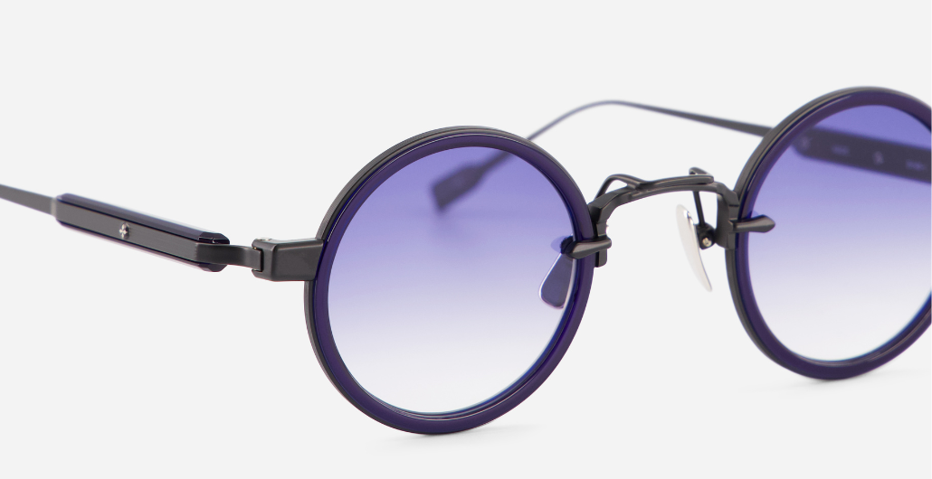 sato naos B/NB runde sonnenbrille aus titan und acetat in schwarz und dunkelblau mit blauen verlaufsgläser