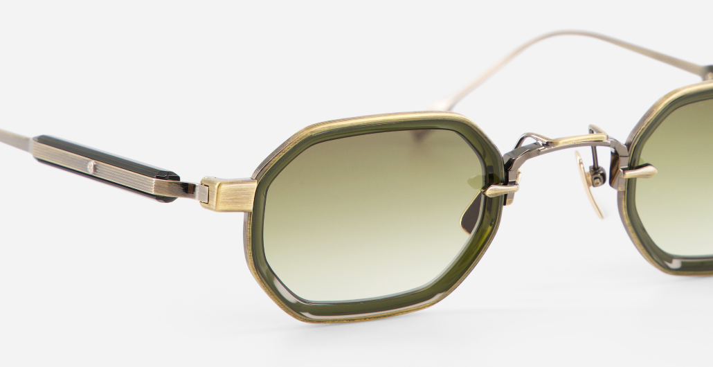 sato erakis ag/o-1 eckige sonnenbrille in antique gold und olive mit olive verlaufenden gläsern