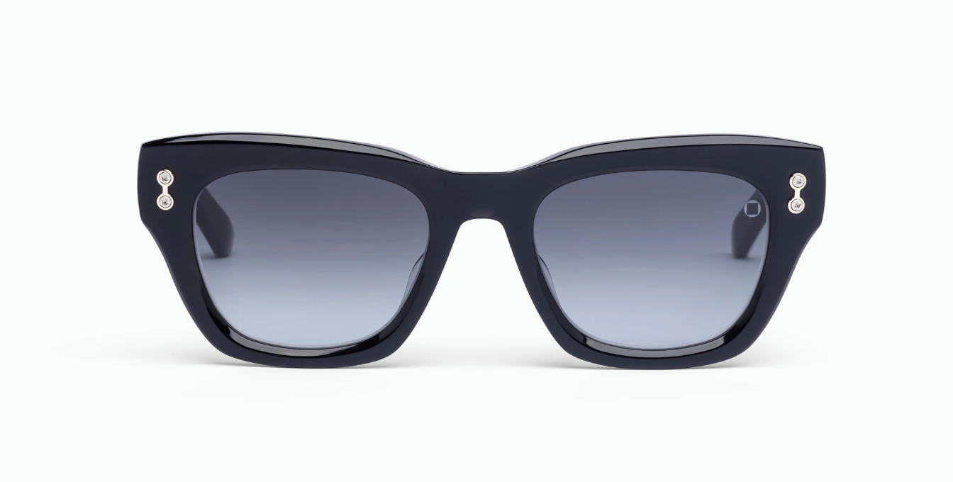 akoni nebula crystal black cateye sonnenbrille in schwarz mit grauen verlaufsgläser