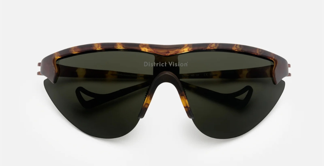 district vision ukinori tortoise sportsonnenbrille in havana mit grünen gläsern