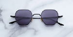 jacques marie mage verlaine corbeau titansonnenbrille in schwarz und silber mit grauen gläsern