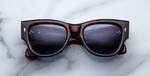 jacques marie mage chelsea breccia eckige sonnenbrille in havana mit blauen gläsern