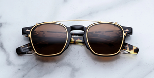 jacques marie mage clip on zephirin 47 gold eckiger sonnenclip aus titan in gold mit braunen gläsern, hergestellt in japan