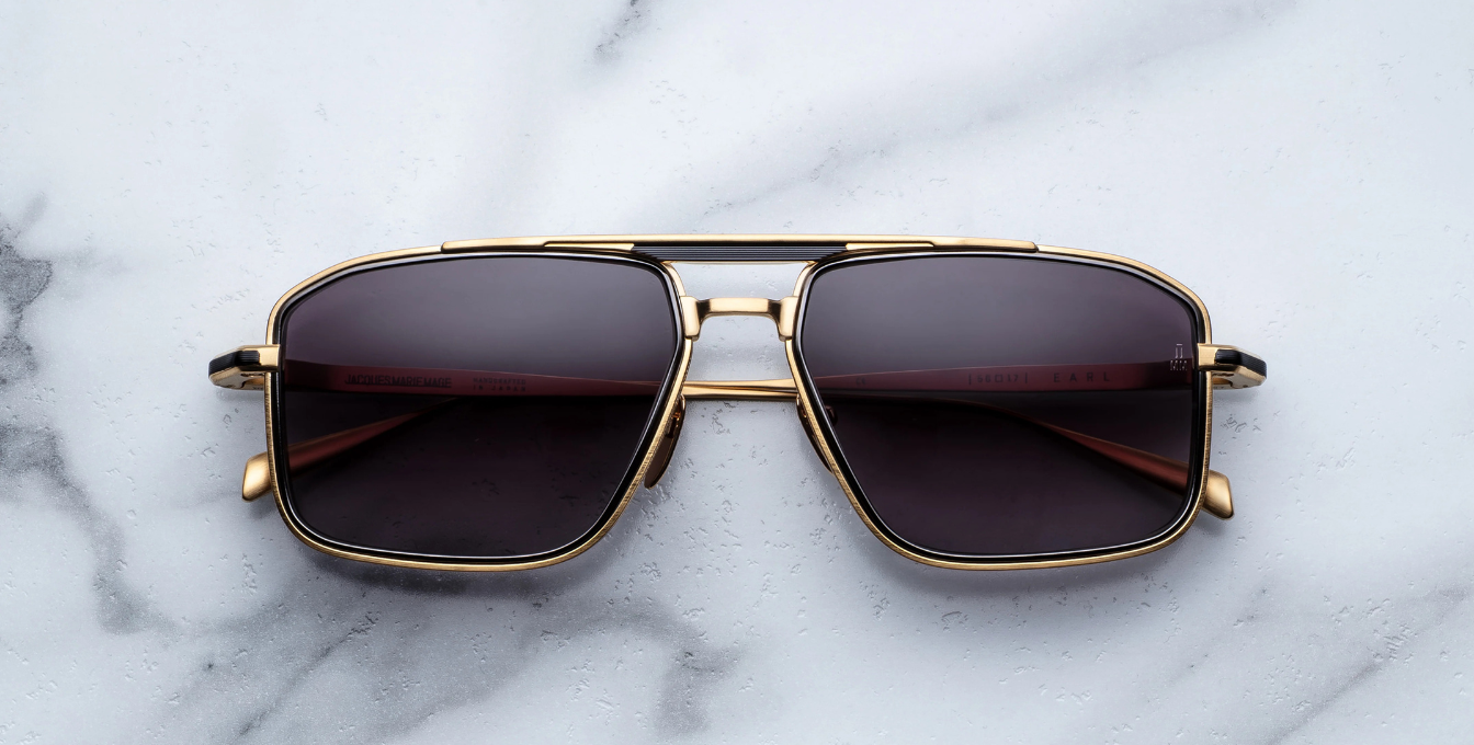 jacques marie mage earl cia eckige sonnenbrille in gold und schwarz mit schwarzen gläsern