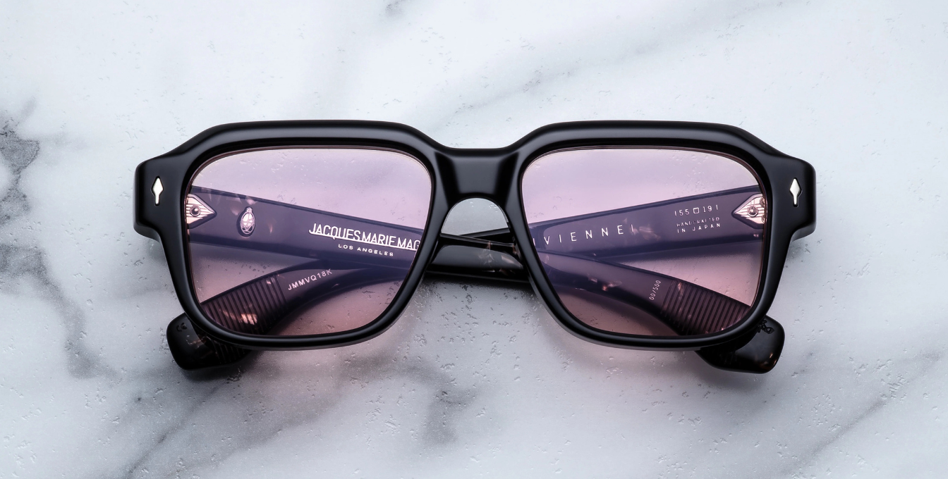 jacques marie mage vivienne willow eckige sonnenbrille in schwarz mit rosa gläsern