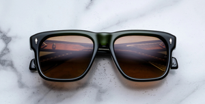 jacques marie mage yves borneo eckige sonnenbrille in grün mit orangenen gläsern