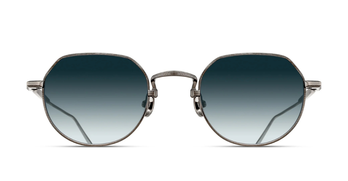 matsuda m3167 antique silver sonnenbrille aus titan in silber mit blauen verlaufsgläsern