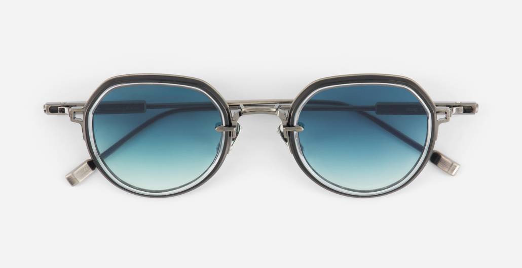 Sato Belell II AS/BB-1 pantoförmige sonnenbrille aus titan in silber und schwarz mit blauen verlaufsgläser