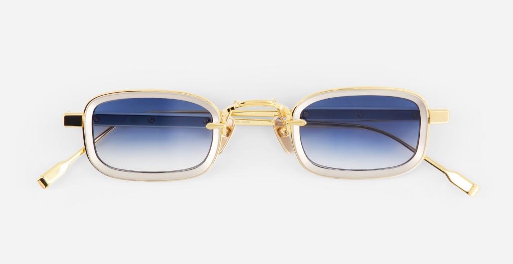 sato Canicula yg/p-1 rechteckige sonnenbrille aus titan in gelbgold und platinum mit blauen verlaufsgläsern
