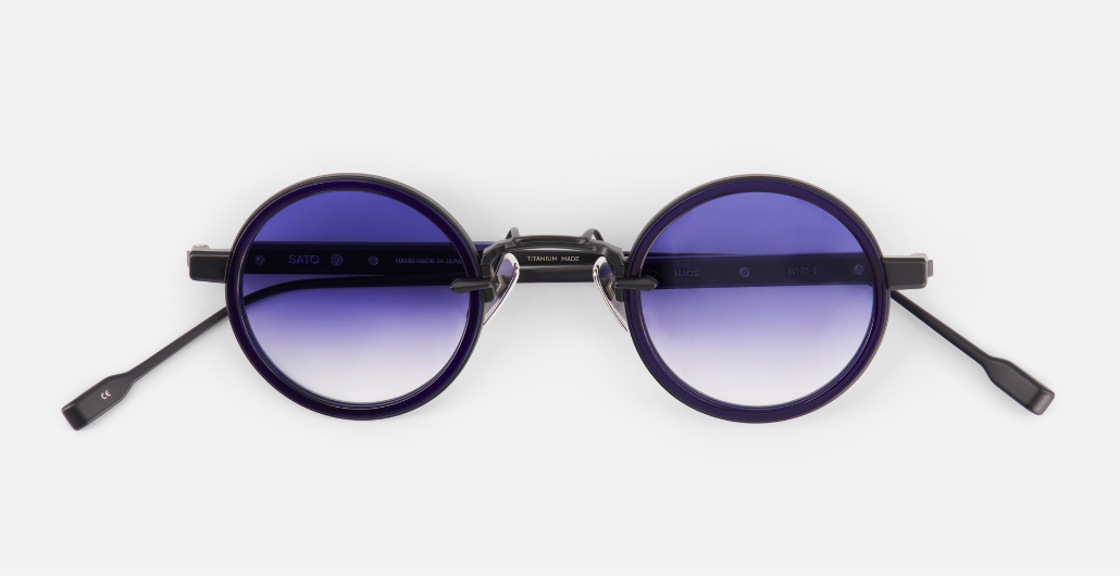 sato naos B/NB runde sonnenbrille aus titan und acetat in schwarz und dunkelblau mit blauen verlaufsgläser