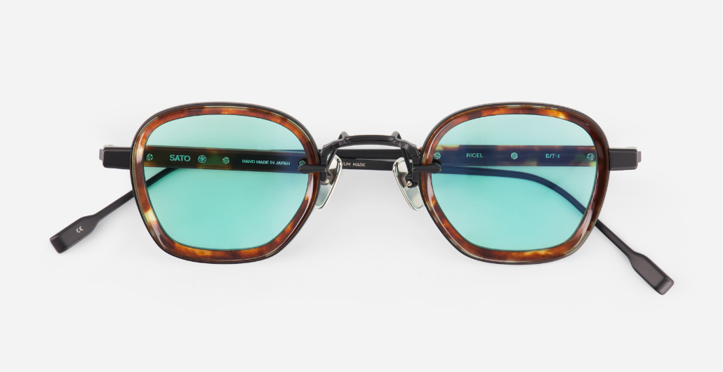 sato rigel b/t-1 eckige sonnenbrille aus titan und acetat in matt schwarz und havana mit hellblauen gläsern und einer leichten verspiegelung