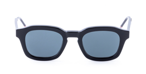 thom browne 412a 001 eckige sonnenbrille in schwarz mit grauen gläsern