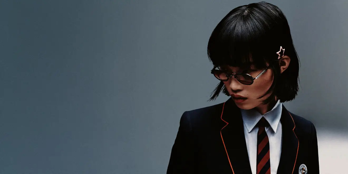 Frau trägt eine Sonnenbrille von Sato