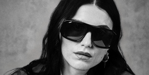 jacques marie mage alfie shadow eckige sonnenbrille in schwarz mit dunkelgrauen gläsern