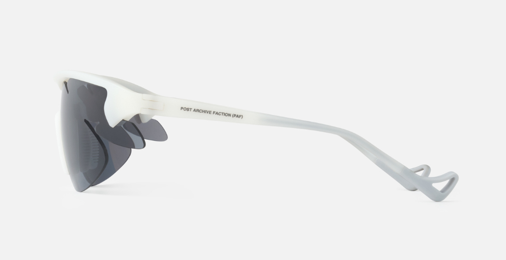 district vision junya racer paf cloud weißte sportsonnenbrille mit grauen gläsern