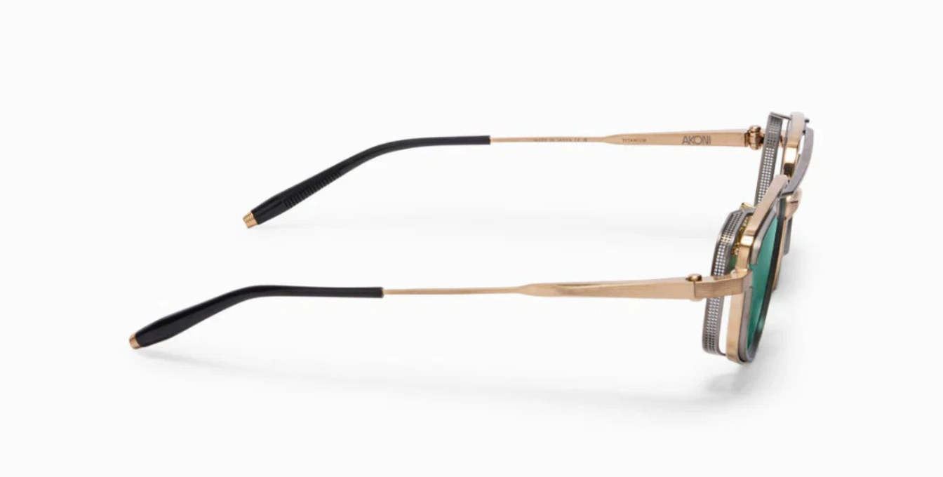 akoni atlantis brushed 12k gold eckige aviator sonnenbrille aus titan in gold mit grünen gläsern