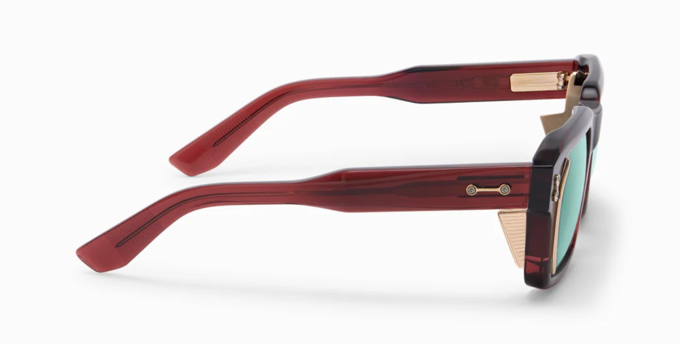 akoni pegasus two crystal burgundy eckige sonnenbrille in burgundy mit grünen gläsern