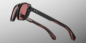 jacques marie mage evans velours eckige sonnenbrille aus acetat in schwarz mit weinroten gläsern
