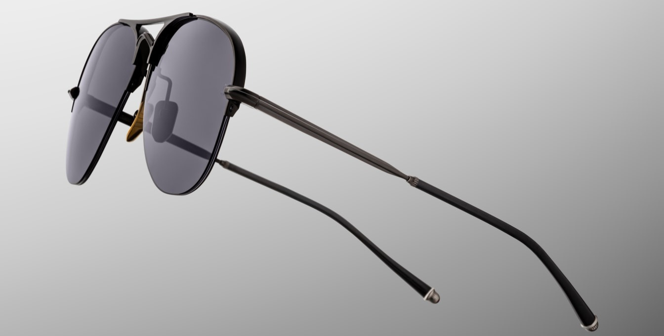 jacques marie mage amelia black, pilotensonnenbrille in schwarz mit dunkel grauen gläsern