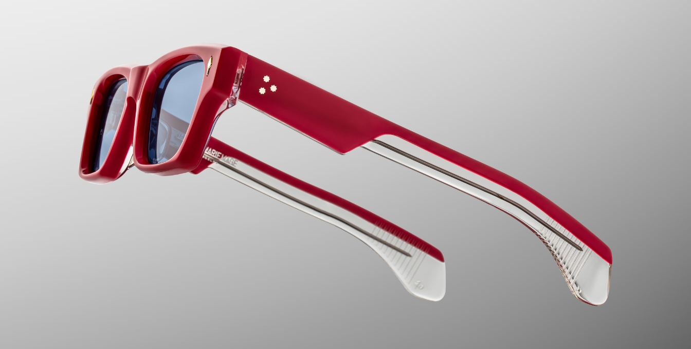 jacques marie mage ashcroft pirate eckige sonnenbrille in rot mit blauen gläsern