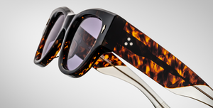 jacques marie mage chelsea beau eckige sonnenbrille in havana mit blauen gläsern