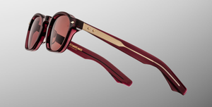 jacques marie mage zephirin amarena eckige sonnenbrille in weinrot aus acetat mit roten gläsern, handgefertigt in Japan
