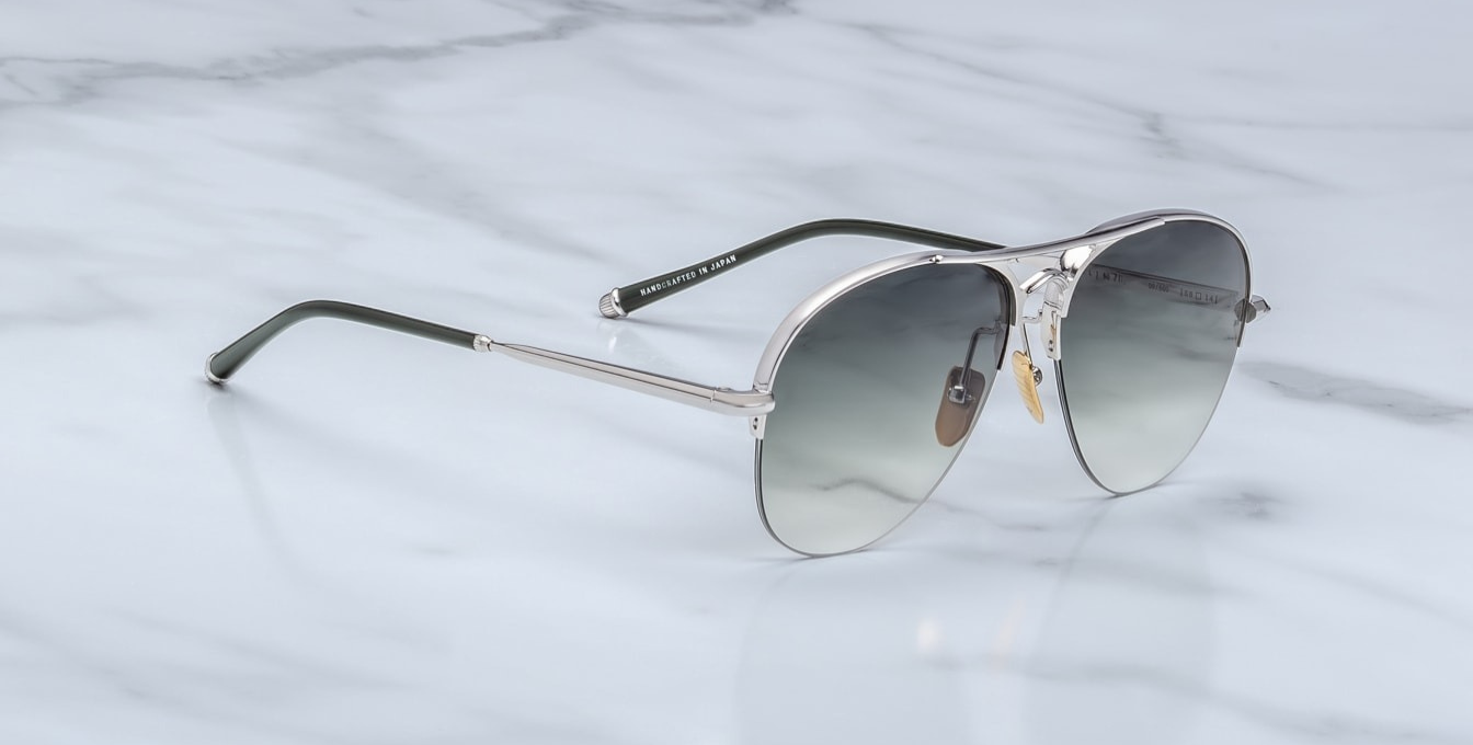 jacques marie mage amelia viper, pilotensonnenbrille in silber mit grünen verklaufsgläser