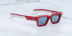 jacques marie mage ashcroft pirate eckige sonnenbrille in rot mit blauen gläsern