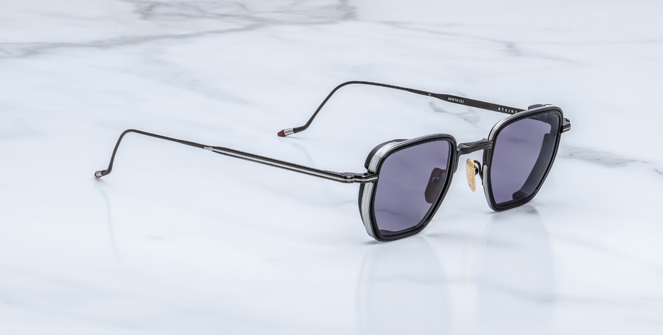 jacques marie mage atkins corbeau eckige sonnenbrille in schwarz mit grauen gläsern