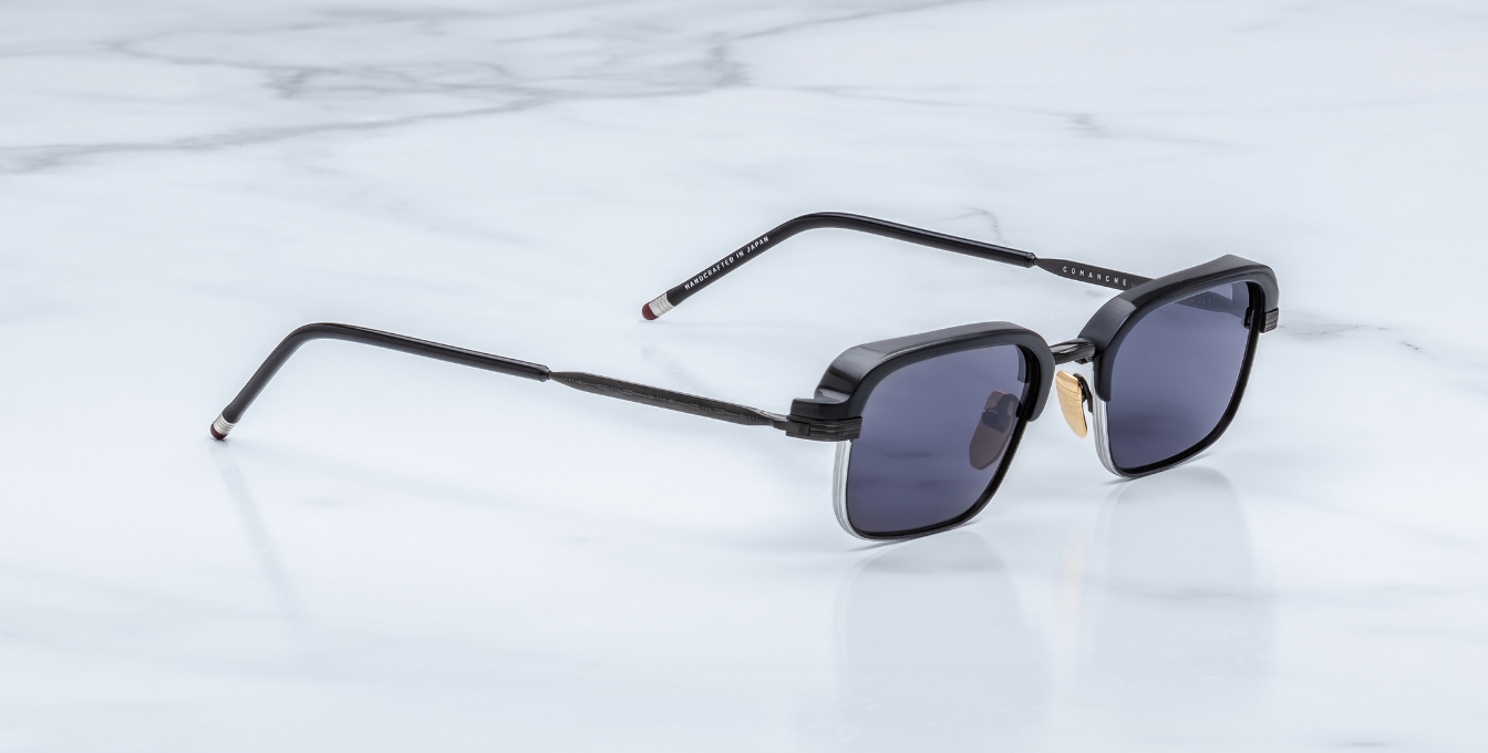 jacques marie mage comanche corbeau rechteckige sonnenbrille aus Titan und acetat in schwarz mit silber und grauen gläsern