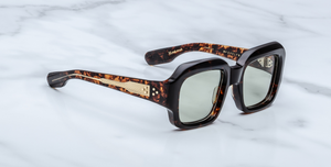 jacques marie mage evelyn yesterday eckige sonnenbrille in havana mit grünen gläsern