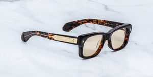 jacques marie mage fly agar eckige sonnenbrille in havana mit gelben gläsern