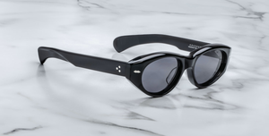 jacques marie mage krasner black ovale sonnenbrille in schwarz mit grauen gläsern