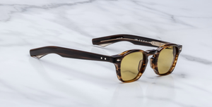 jacques marie mage zephirin hazel eckige sonnenbrille in havana mit gelben gläsern