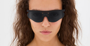 disctrict vision ashima black Sportbrille in schwarz mit grauen Gläser