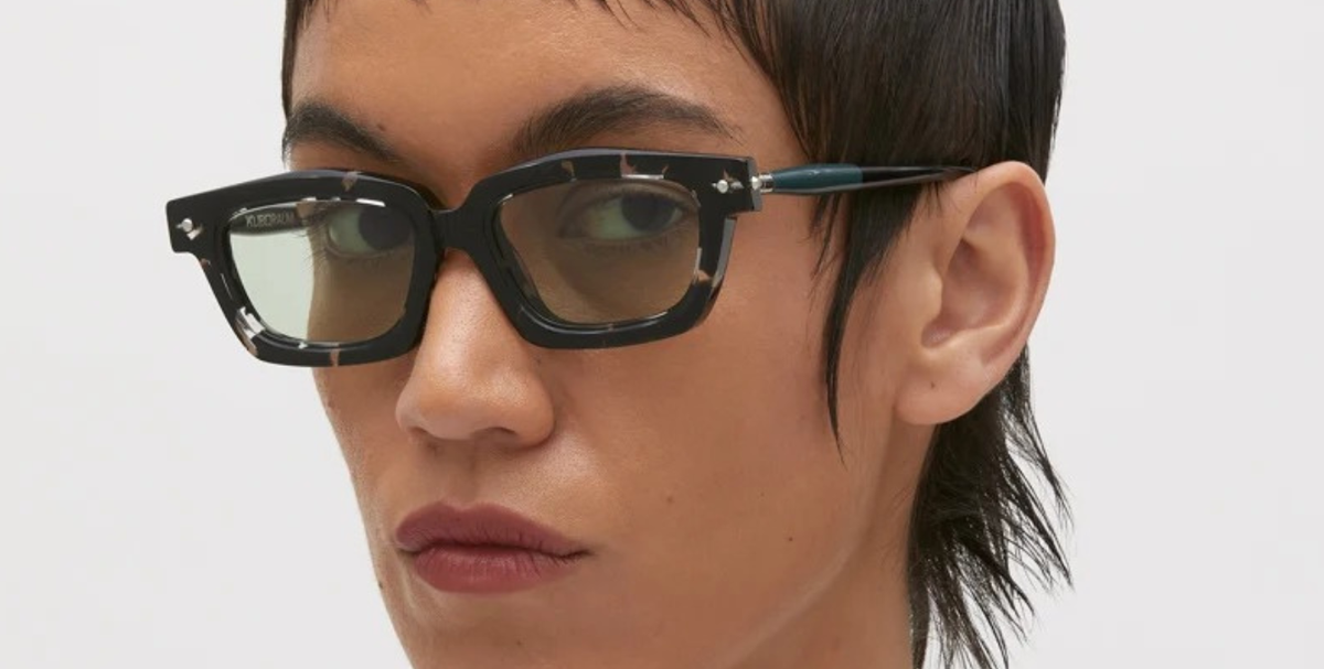 kuboraum P25 WHM eckige sonnenbrille in transparenten havana mit hellgrünen gläsern